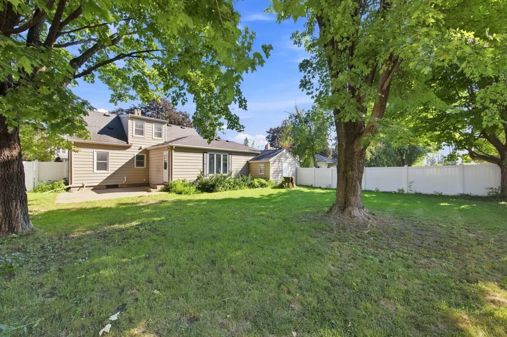 131 Elm Street E Norwood Young America, MN 55368