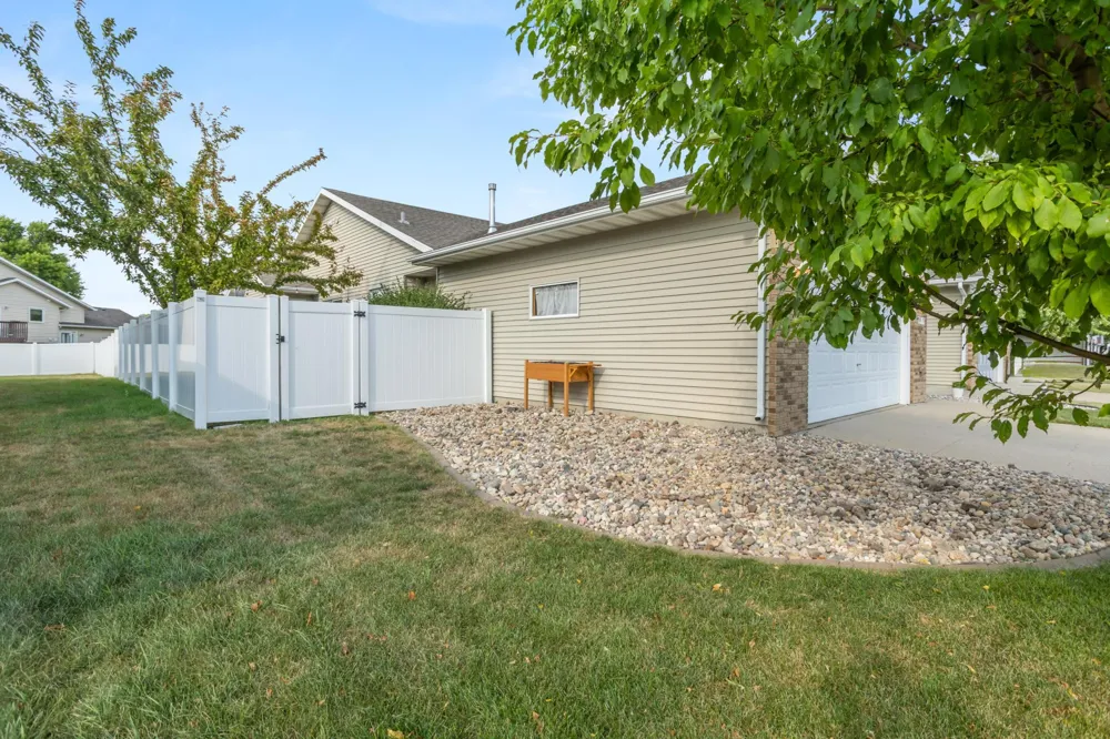3303 30th Avenue S Fargo, ND 58103
