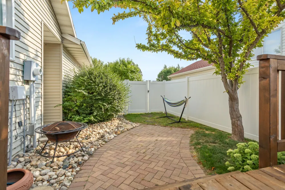 3303 30th Avenue S Fargo, ND 58103