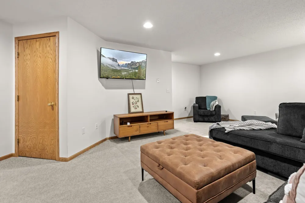 3303 30th Avenue S Fargo, ND 58103