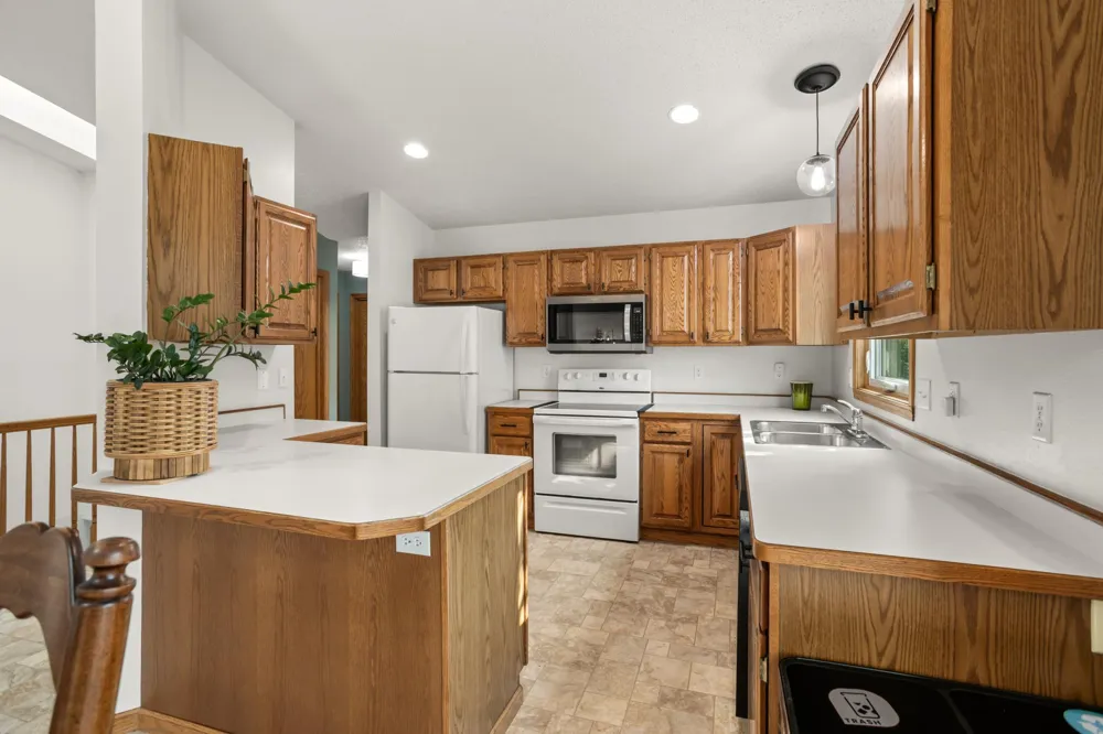 3303 30th Avenue S Fargo, ND 58103