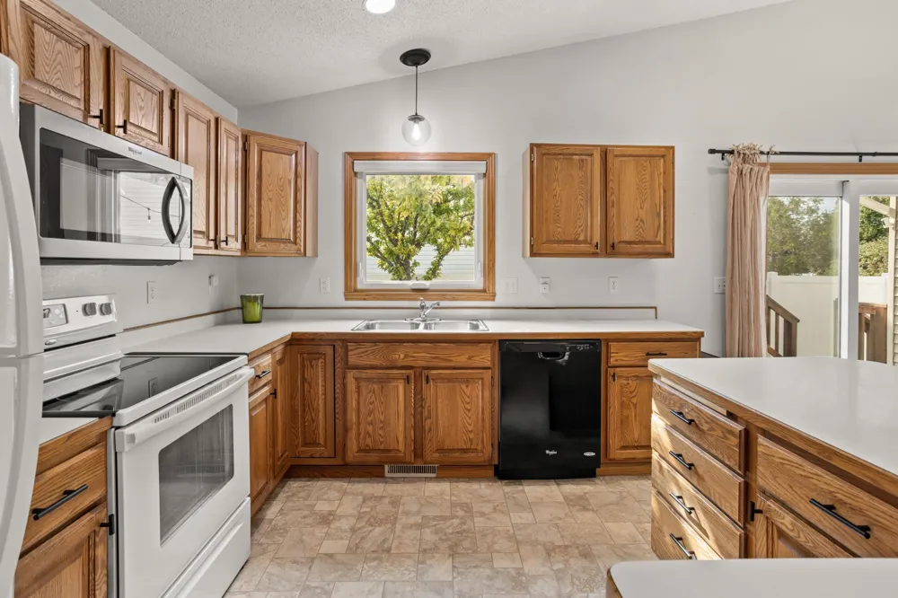 3303 30th Avenue S Fargo, ND 58103