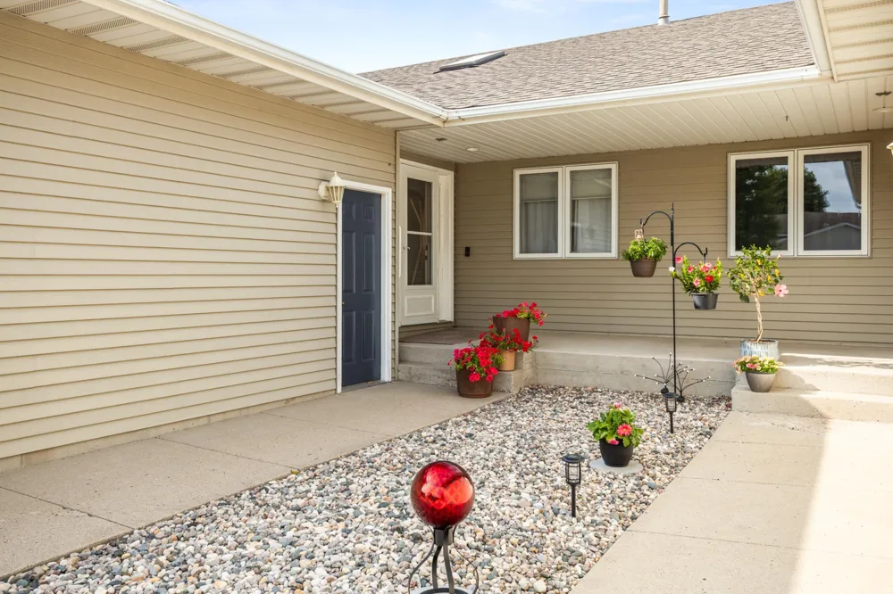 3303 30th Avenue S Fargo, ND 58103