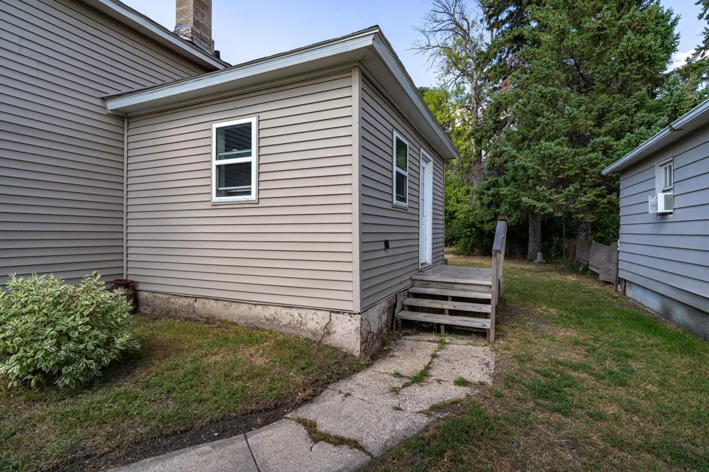 512 6th Street W Crookston, MN 56716