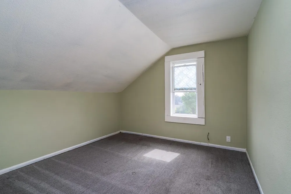 512 6th Street W Crookston, MN 56716