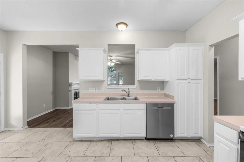 3933 Parkhaven Drive Denton, TX 76210