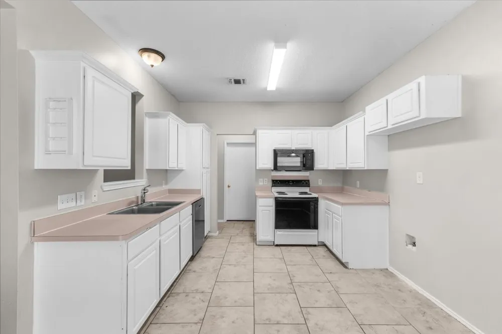 3933 Parkhaven Drive Denton, TX 76210