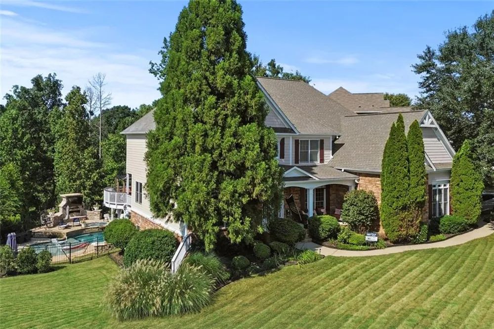 17 Snap Dragon Lane Dallas, GA 30132