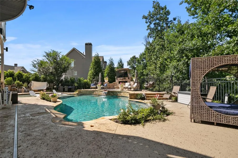 17 Snap Dragon Lane Dallas, GA 30132