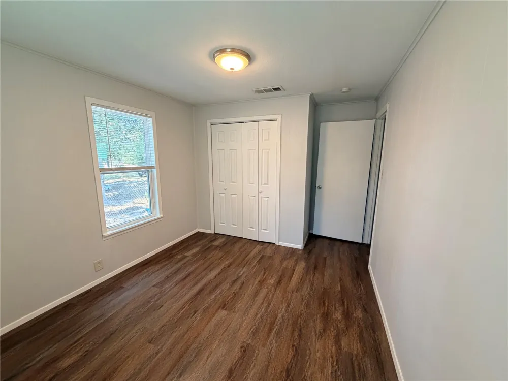 145 Pine Hollow Lane Huntsville, TX 77320