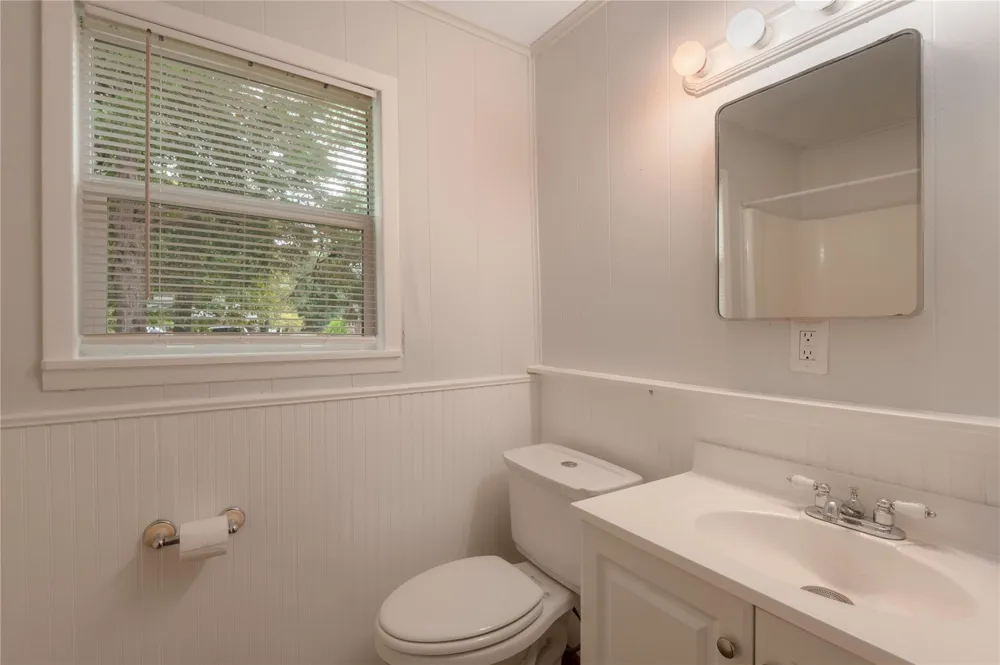 145 Pine Hollow Lane Huntsville, TX 77320