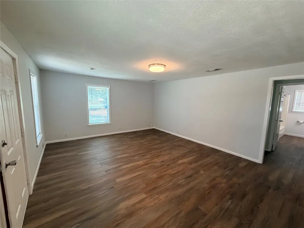 145 Pine Hollow Lane Huntsville, TX 77320