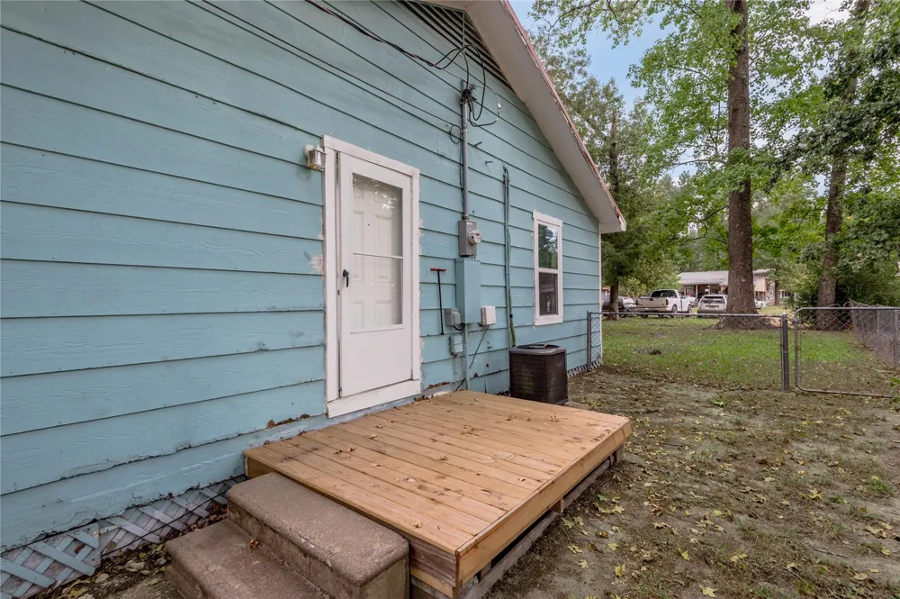 145 Pine Hollow Lane Huntsville, TX 77320
