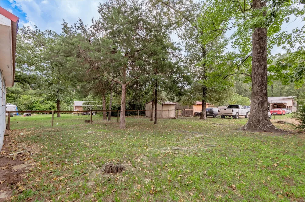145 Pine Hollow Lane Huntsville, TX 77320