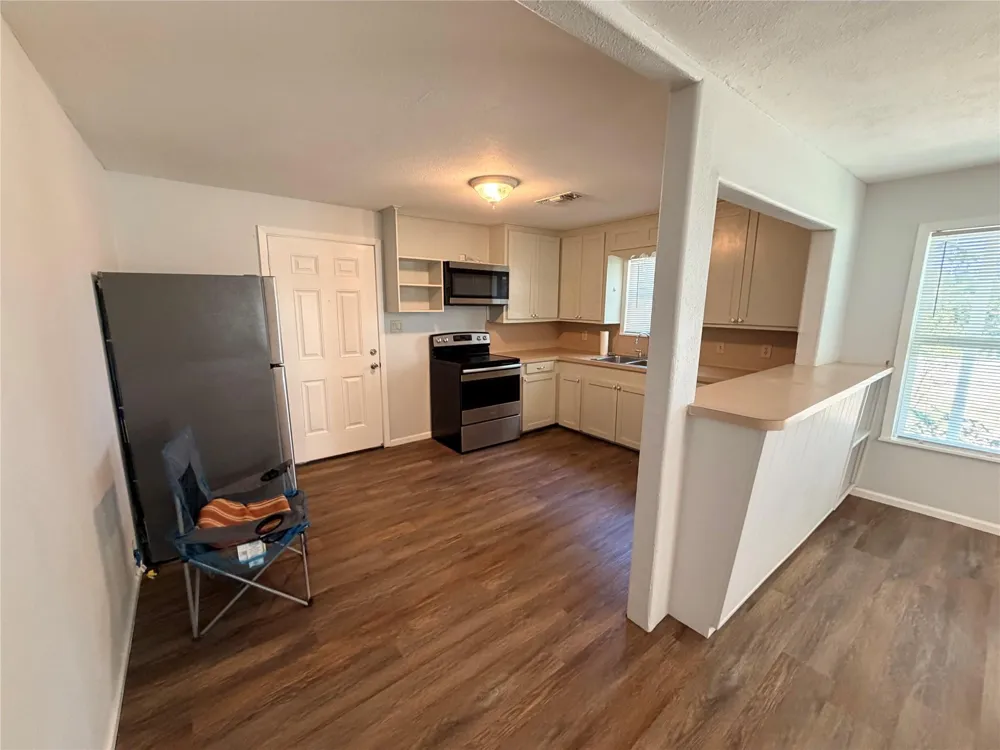 145 Pine Hollow Lane Huntsville, TX 77320