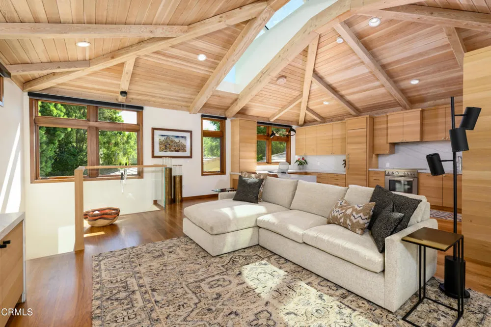 1476 Pathfinder Avenue Westlake Village, CA 91362