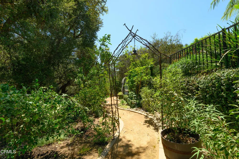 1476 Pathfinder Avenue Westlake Village, CA 91362