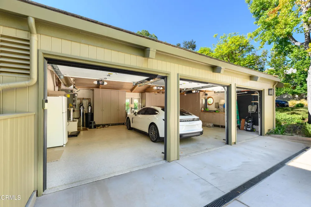 1476 Pathfinder Avenue Westlake Village, CA 91362