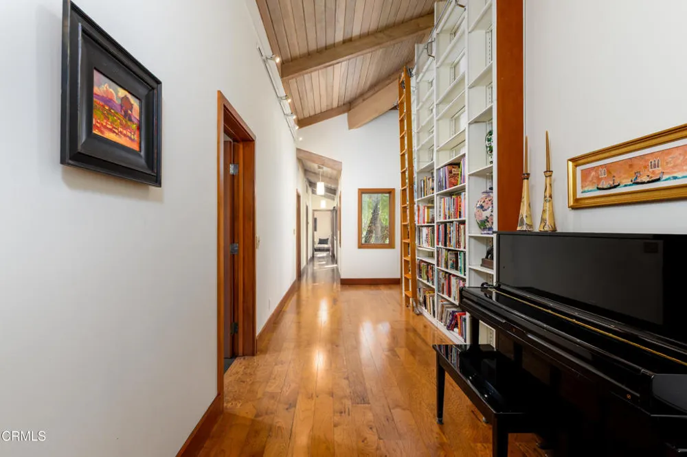 1476 Pathfinder Avenue Westlake Village, CA 91362