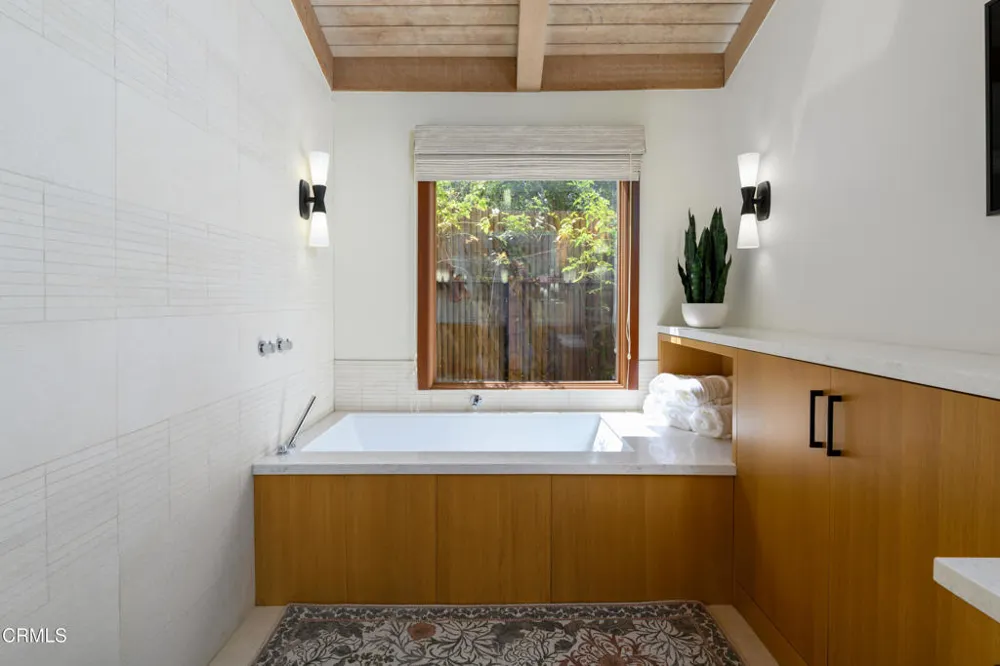1476 Pathfinder Avenue Westlake Village, CA 91362