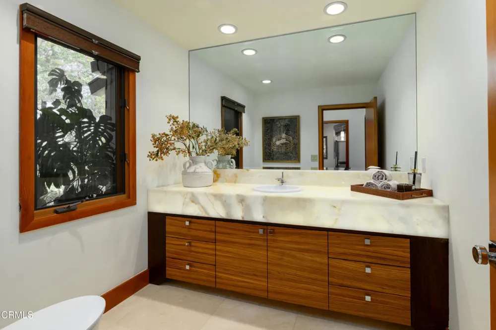 1476 Pathfinder Avenue Westlake Village, CA 91362