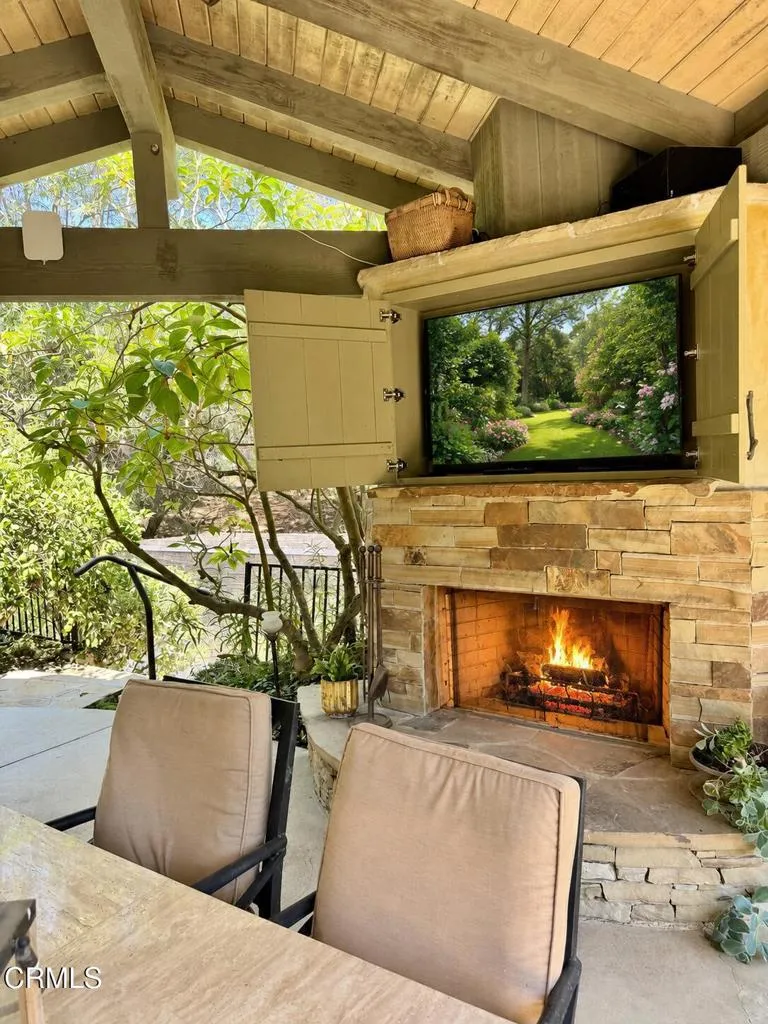 1476 Pathfinder Avenue Westlake Village, CA 91362