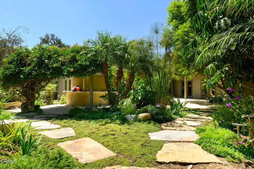 1476 Pathfinder Avenue Westlake Village, CA 91362