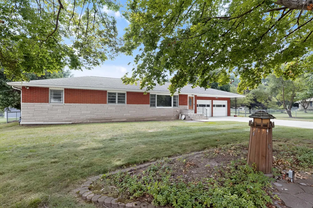 128 Schirmer Parkway Buchanan, MI 49107