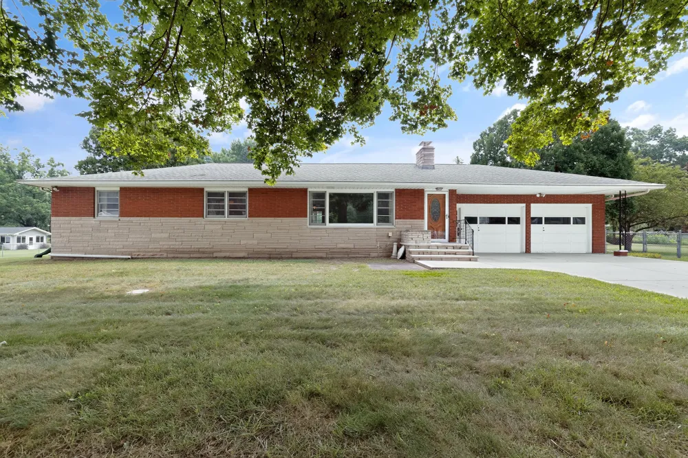 128 Schirmer Parkway Buchanan, MI 49107