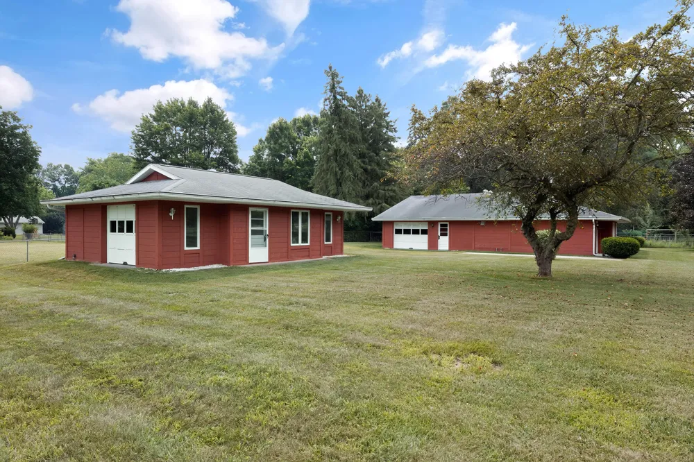 128 Schirmer Parkway Buchanan, MI 49107