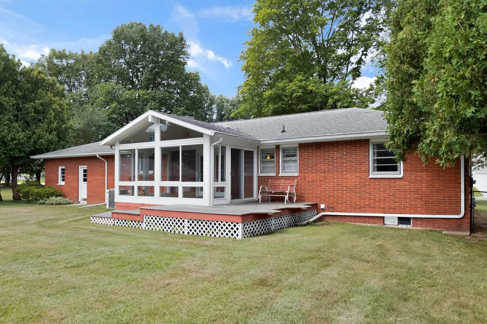 128 Schirmer Parkway Buchanan, MI 49107