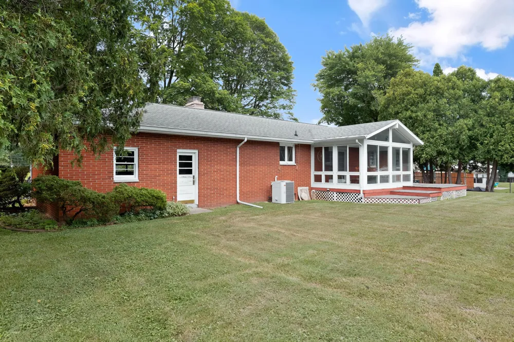 128 Schirmer Parkway Buchanan, MI 49107
