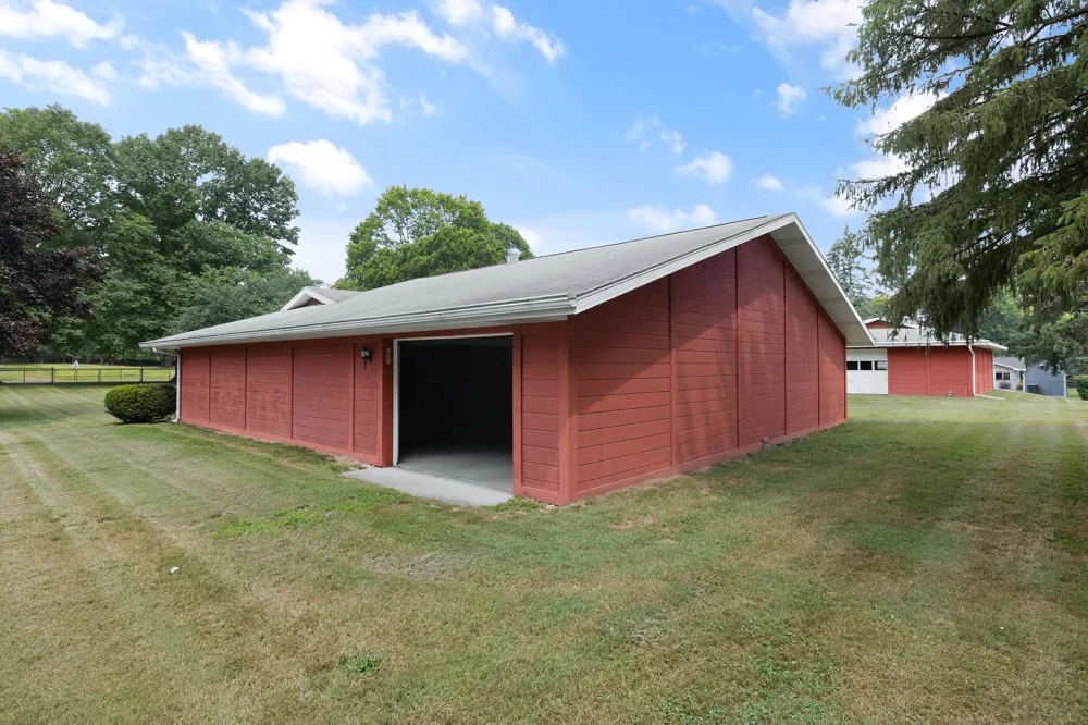 128 Schirmer Parkway Buchanan, MI 49107
