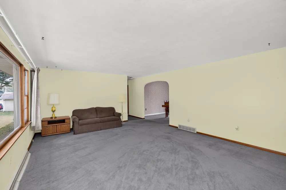 128 Schirmer Parkway Buchanan, MI 49107