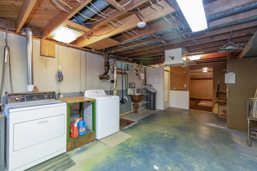128 Schirmer Parkway Buchanan, MI 49107