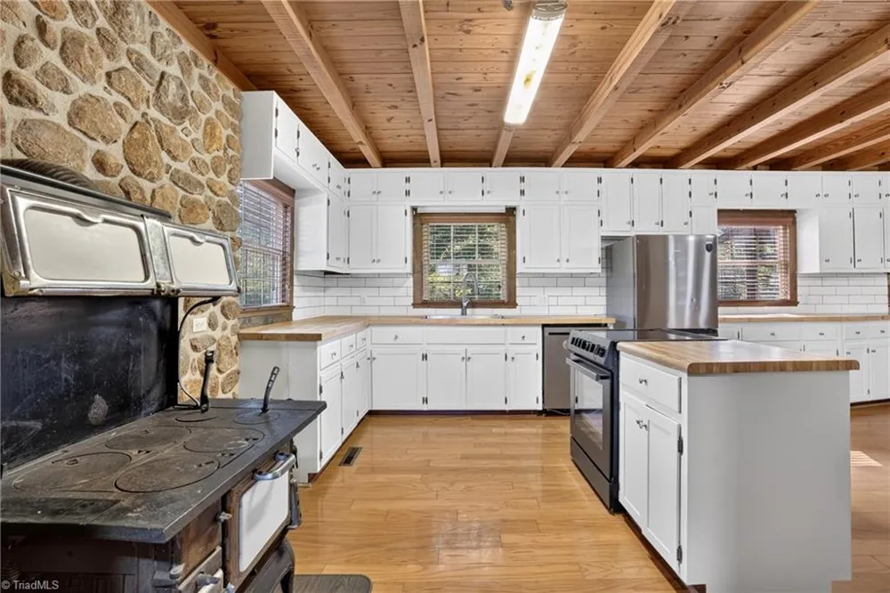 4269 Bright Star Lane Asheboro, NC 27205