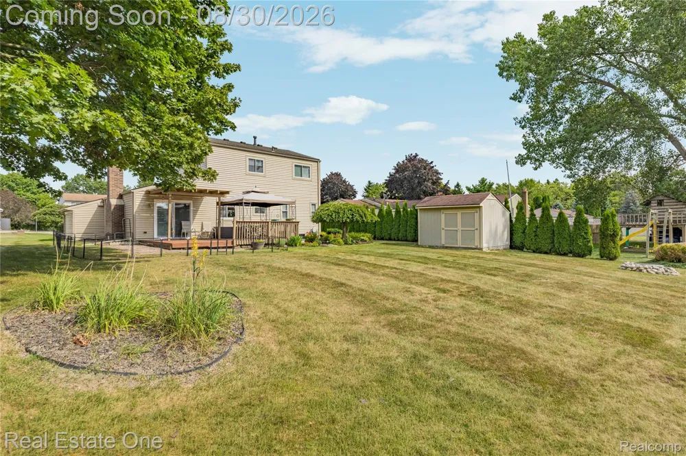 1667 Brentwood Drive Wixom City, MI 48393