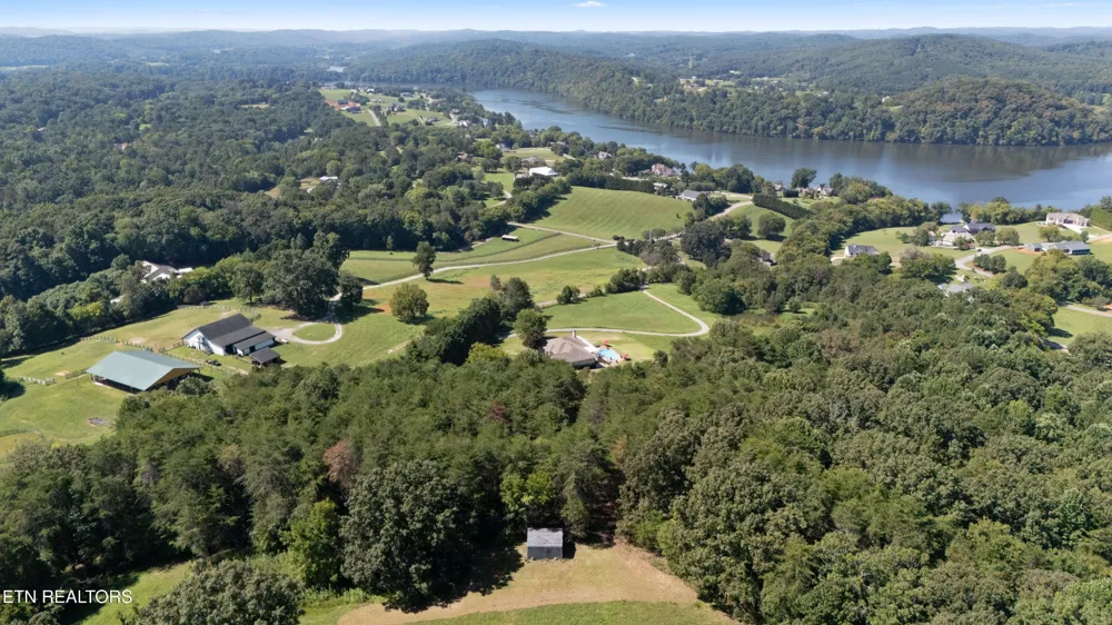 585 Little Dogwood Rd Kingston, TN 37763