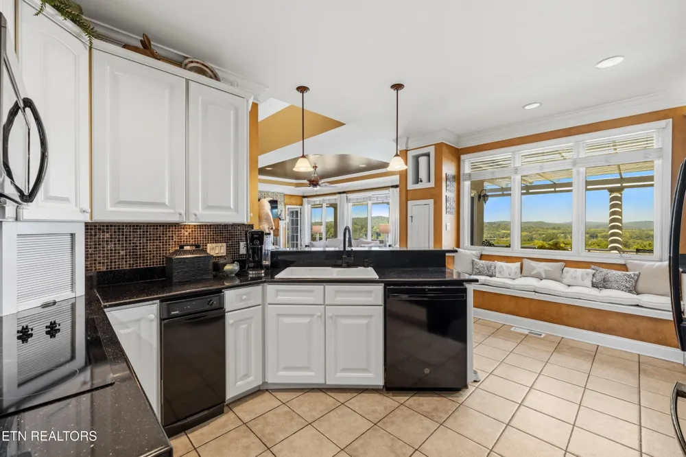 585 Little Dogwood Rd Kingston, TN 37763