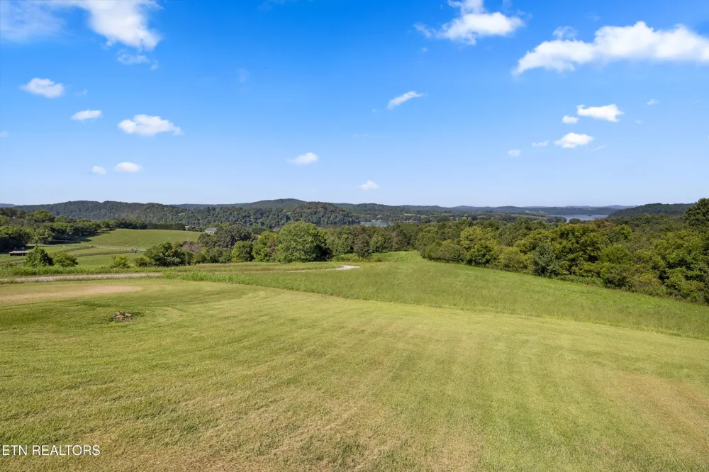 585 Little Dogwood Rd Kingston, TN 37763