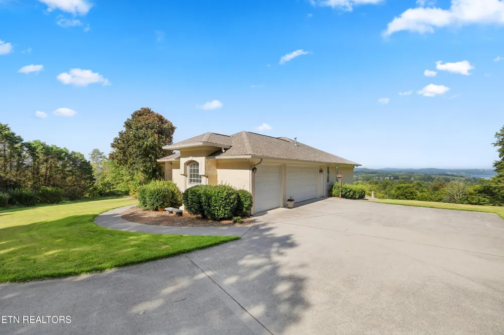585 Little Dogwood Rd Kingston, TN 37763