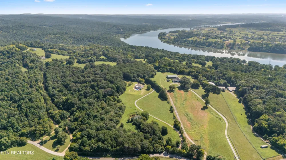 585 Little Dogwood Rd Kingston, TN 37763