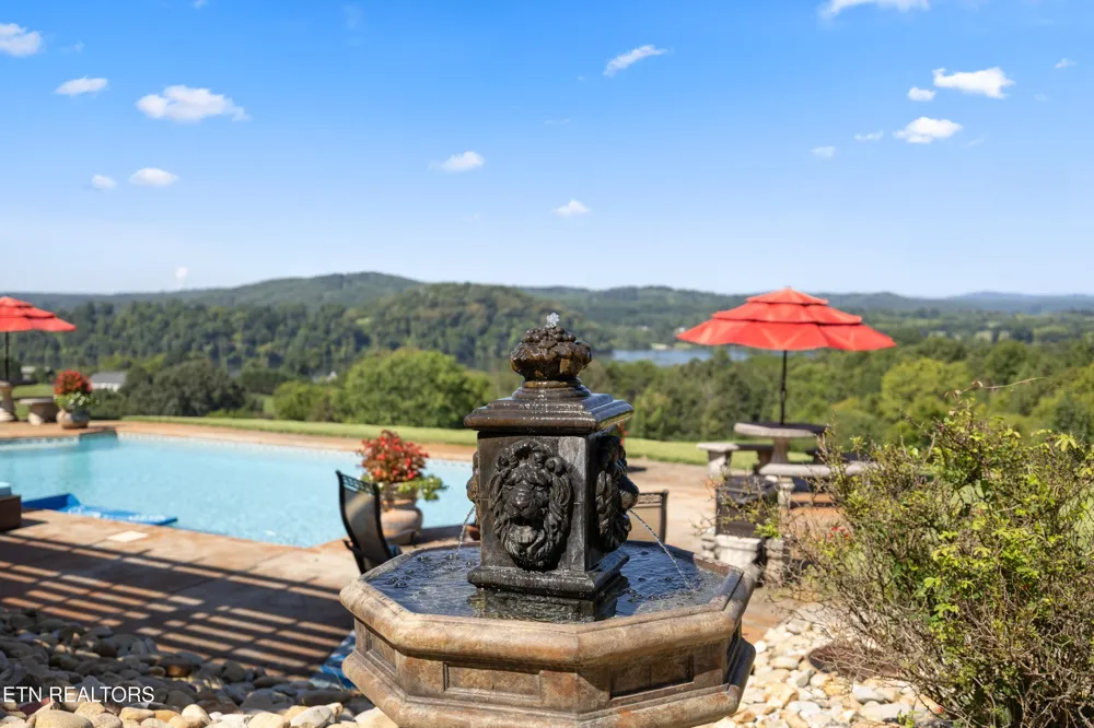 585 Little Dogwood Rd Kingston, TN 37763