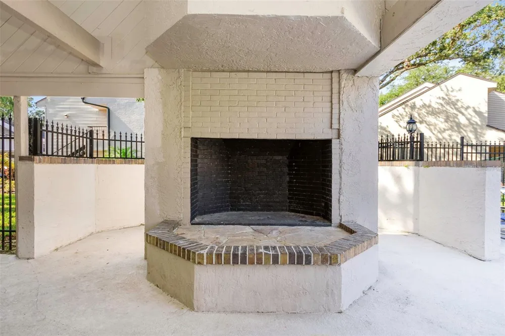 5151 PURITAN CIRCLE #1022 Tampa, FL 33617