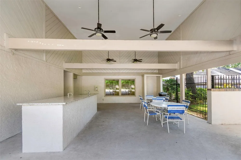 5151 PURITAN CIRCLE #1022 Tampa, FL 33617