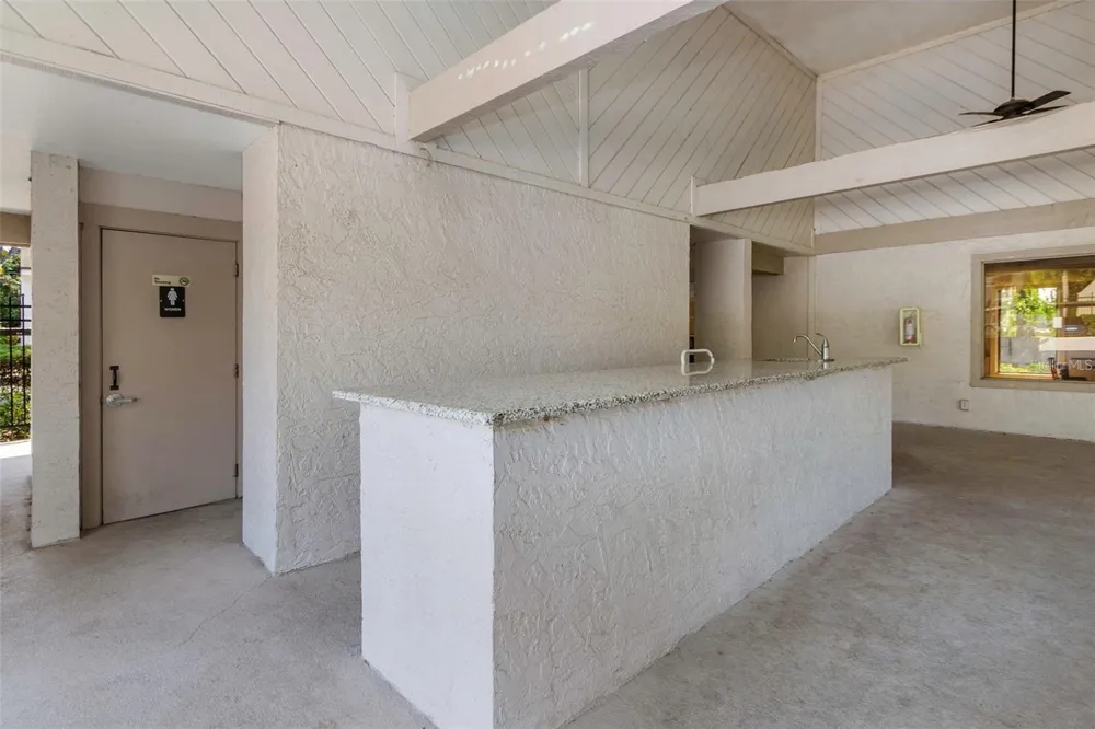 5151 PURITAN CIRCLE #1022 Tampa, FL 33617