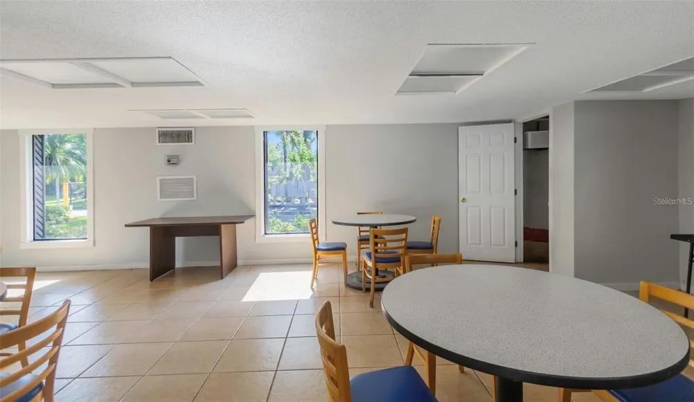 5151 PURITAN CIRCLE #1022 Tampa, FL 33617