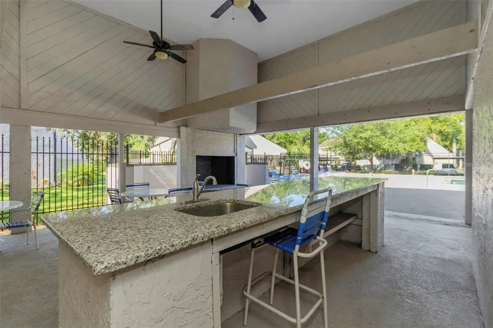 5151 PURITAN CIRCLE #1022 Tampa, FL 33617