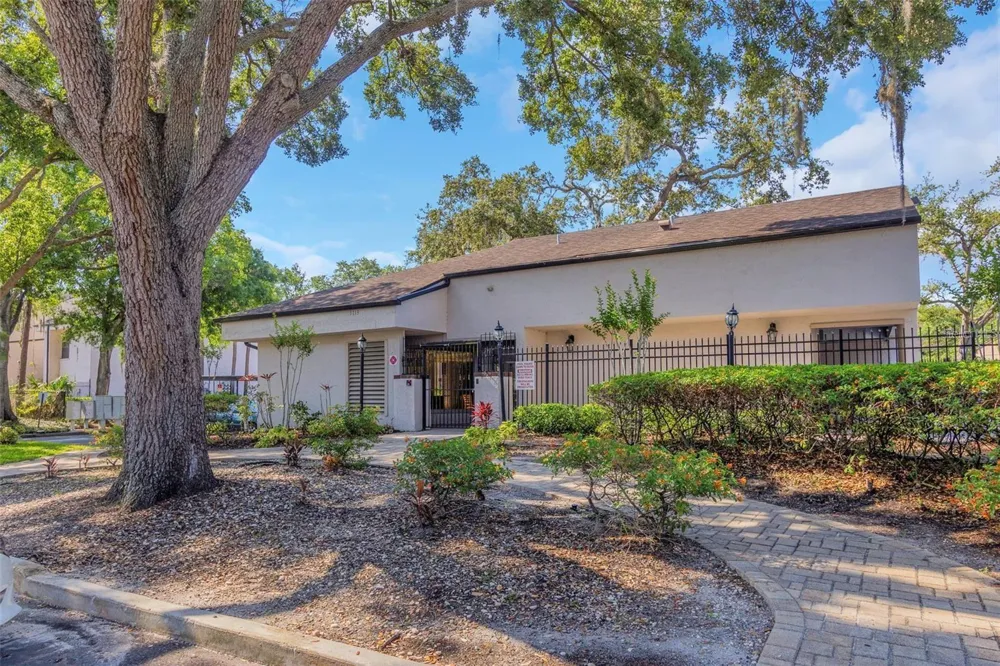 5151 PURITAN CIRCLE #1022 Tampa, FL 33617
