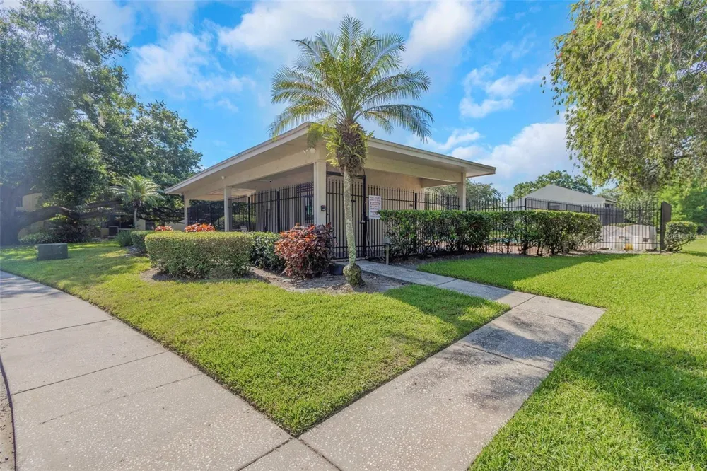 5151 PURITAN CIRCLE #1022 Tampa, FL 33617
